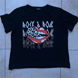 Def leopards/ rolling stone tee size S leapord print